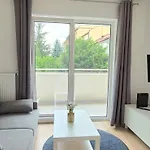 Ξενοδοχείο με διαμερίσματα Royal Smart Cracow 4*
